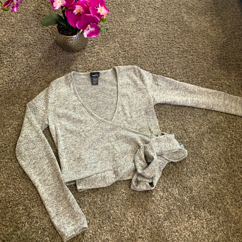 Gray long sleeve blouse